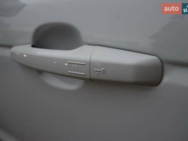 Білий Ленд Ровер Range Rover Sport, об'ємом двигуна 5 л та пробігом 123 тис. км за 29900 $, фото 11 на Automoto.ua