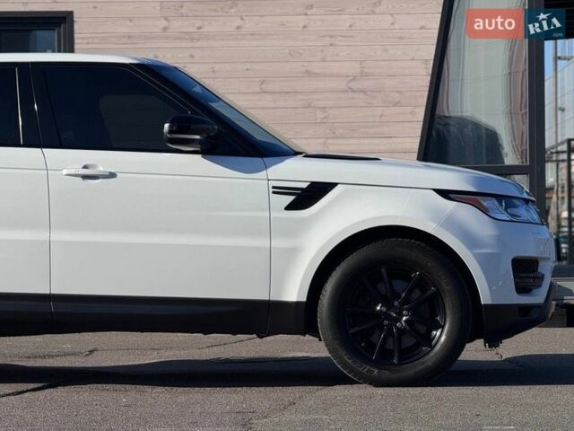 Білий Ленд Ровер Range Rover Sport, об'ємом двигуна 3 л та пробігом 164 тис. км за 21900 $, фото 10 на Automoto.ua