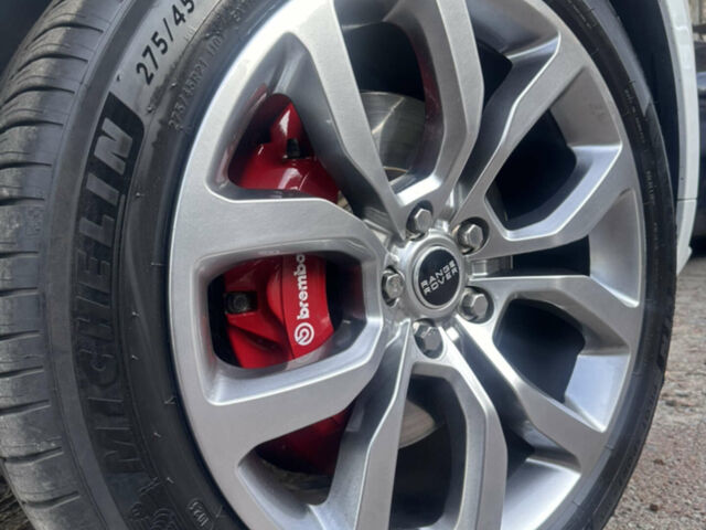 Білий Ленд Ровер Range Rover Sport, об'ємом двигуна 5 л та пробігом 158 тис. км за 30000 $, фото 19 на Automoto.ua