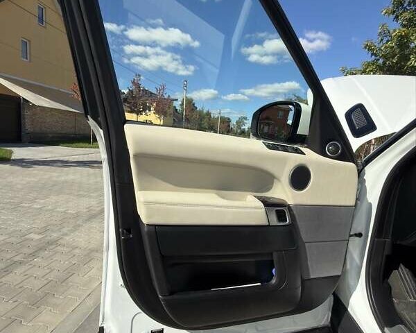 Білий Ленд Ровер Range Rover Sport, об'ємом двигуна 3 л та пробігом 171 тис. км за 29000 $, фото 37 на Automoto.ua