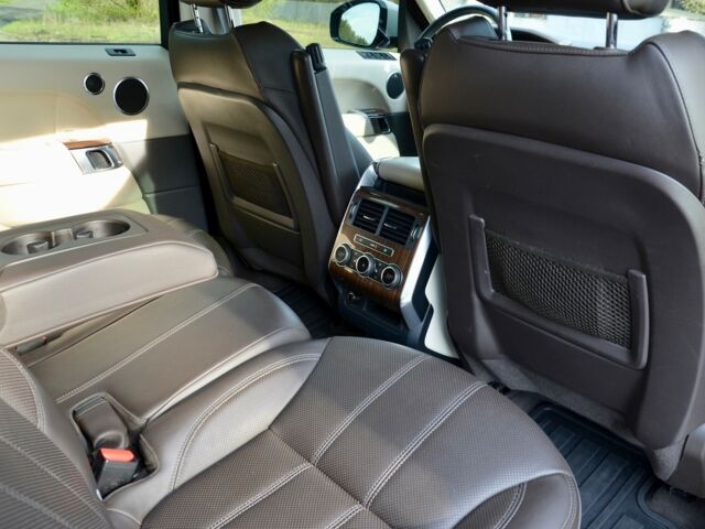 Білий Ленд Ровер Range Rover Sport, об'ємом двигуна 3 л та пробігом 78 тис. км за 48500 $, фото 40 на Automoto.ua
