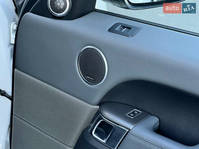 Білий Ленд Ровер Range Rover Sport, об'ємом двигуна 2.99 л та пробігом 235 тис. км за 23500 $, фото 33 на Automoto.ua