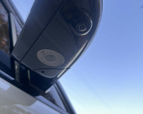 Білий Ленд Ровер Range Rover Sport, об'ємом двигуна 5 л та пробігом 140 тис. км за 34000 $, фото 23 на Automoto.ua