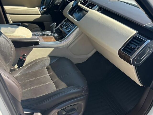 Білий Ленд Ровер Range Rover Sport, об'ємом двигуна 2.99 л та пробігом 212 тис. км за 31500 $, фото 17 на Automoto.ua