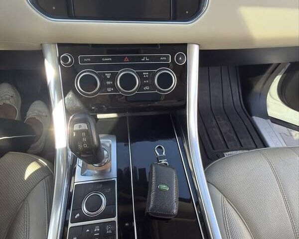 Білий Ленд Ровер Range Rover Sport, об'ємом двигуна 3 л та пробігом 171 тис. км за 29000 $, фото 49 на Automoto.ua