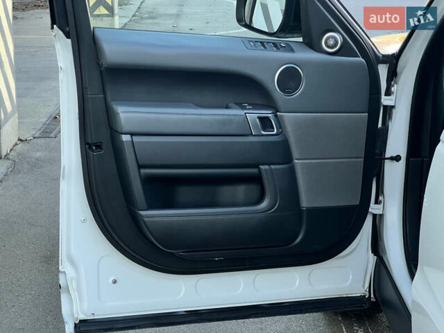 Білий Ленд Ровер Range Rover Sport, об'ємом двигуна 2.99 л та пробігом 235 тис. км за 23500 $, фото 27 на Automoto.ua