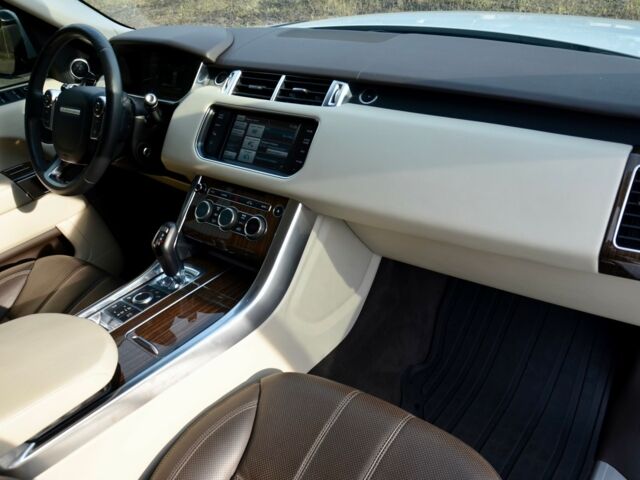 Білий Ленд Ровер Range Rover Sport, об'ємом двигуна 3 л та пробігом 78 тис. км за 48500 $, фото 43 на Automoto.ua