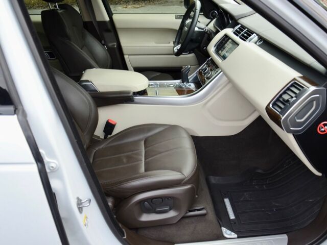 Білий Ленд Ровер Range Rover Sport, об'ємом двигуна 3 л та пробігом 80 тис. км за 53333 $, фото 45 на Automoto.ua