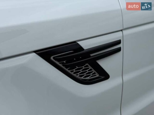 Білий Ленд Ровер Range Rover Sport, об'ємом двигуна 2.99 л та пробігом 258 тис. км за 29900 $, фото 17 на Automoto.ua
