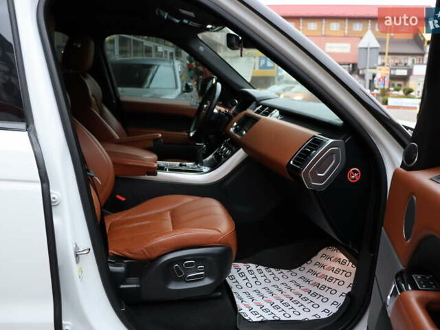 Білий Ленд Ровер Range Rover Sport, об'ємом двигуна 5 л та пробігом 123 тис. км за 29900 $, фото 45 на Automoto.ua