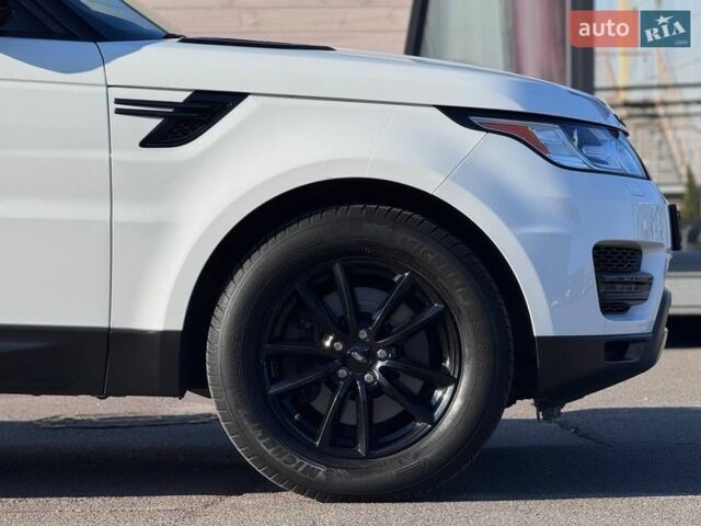 Білий Ленд Ровер Range Rover Sport, об'ємом двигуна 3 л та пробігом 164 тис. км за 21900 $, фото 11 на Automoto.ua