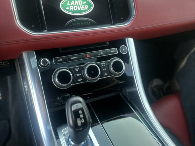 Білий Ленд Ровер Range Rover Sport, об'ємом двигуна 5 л та пробігом 158 тис. км за 30000 $, фото 18 на Automoto.ua