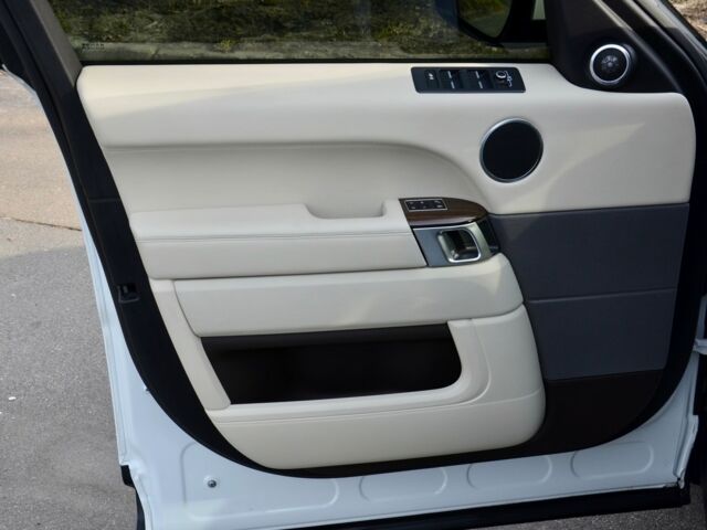 Білий Ленд Ровер Range Rover Sport, об'ємом двигуна 3 л та пробігом 78 тис. км за 48500 $, фото 16 на Automoto.ua