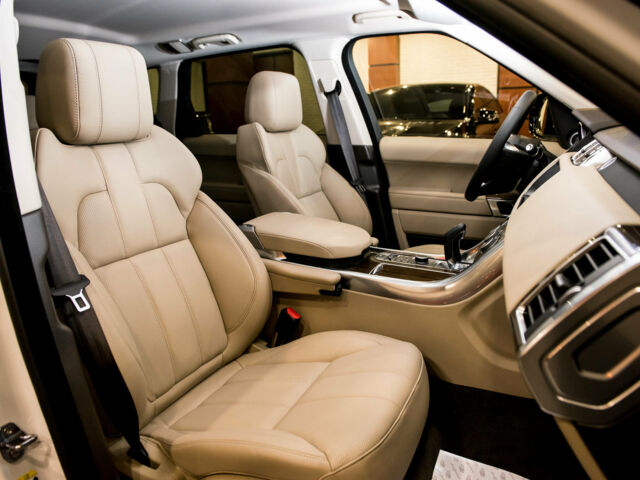 Білий Ленд Ровер Range Rover Sport, об'ємом двигуна 3 л та пробігом 40 тис. км за 49500 $, фото 17 на Automoto.ua