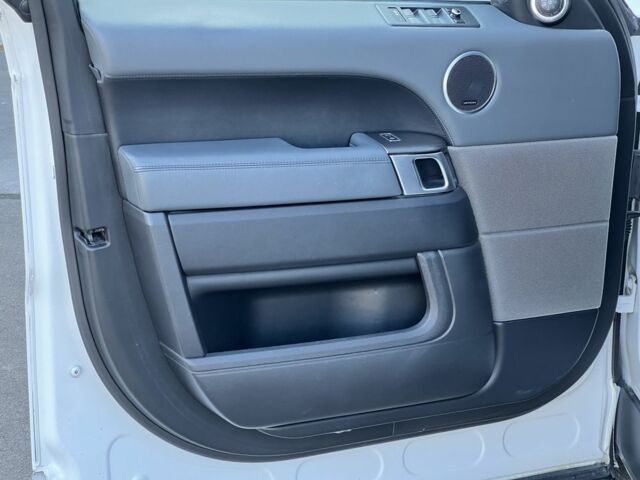Білий Ленд Ровер Range Rover Sport, об'ємом двигуна 3 л та пробігом 235 тис. км за 20999 $, фото 9 на Automoto.ua
