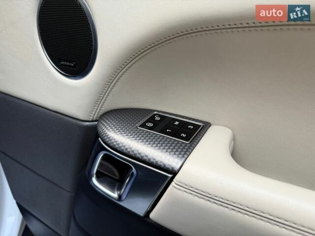 Білий Ленд Ровер Range Rover Sport, об'ємом двигуна 2.99 л та пробігом 132 тис. км за 28000 $, фото 48 на Automoto.ua