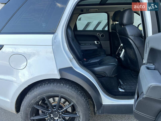Білий Ленд Ровер Range Rover Sport, об'ємом двигуна 2.99 л та пробігом 235 тис. км за 23500 $, фото 36 на Automoto.ua
