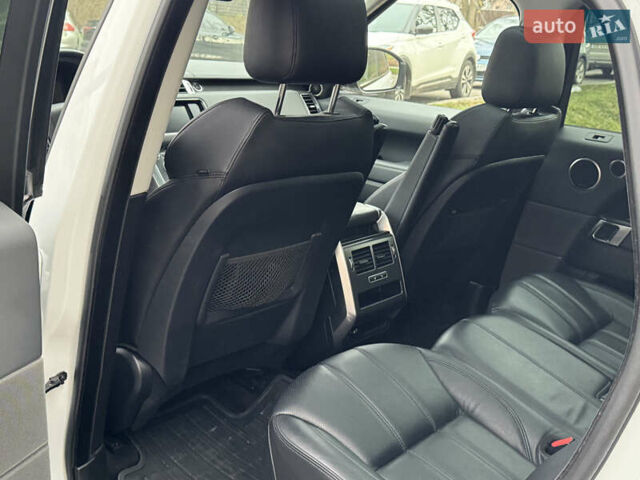 Белый Ленд Ровер Рендж Ровер Спорт, объемом двигателя 2.99 л и пробегом 235 тыс. км за 24000 $, фото 13 на Automoto.ua