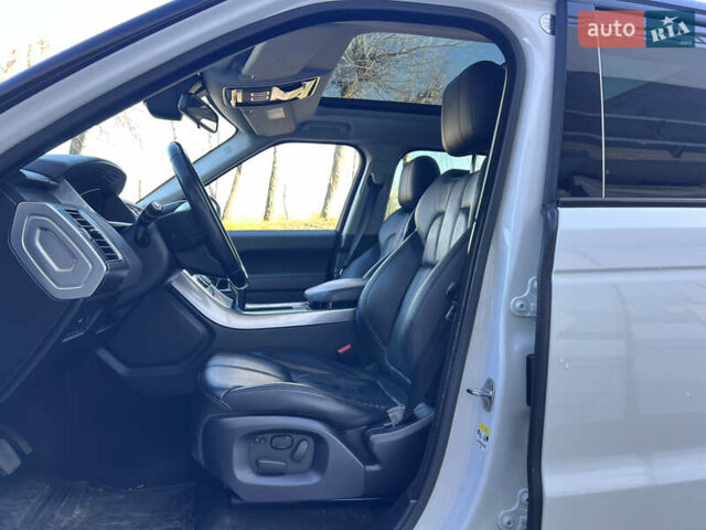 Белый Ленд Ровер Рендж Ровер Спорт, объемом двигателя 2.99 л и пробегом 235 тыс. км за 21500 $, фото 31 на Automoto.ua