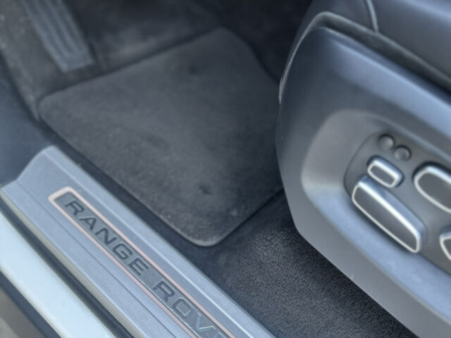 Білий Ленд Ровер Range Rover Sport, об'ємом двигуна 5 л та пробігом 155 тис. км за 30000 $, фото 36 на Automoto.ua