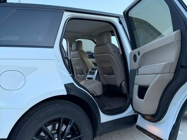 Білий Ленд Ровер Range Rover Sport, об'ємом двигуна 2.99 л та пробігом 150 тис. км за 22500 $, фото 21 на Automoto.ua