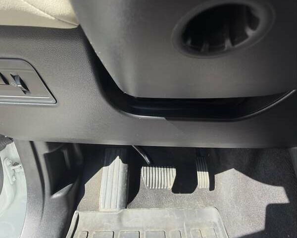 Білий Ленд Ровер Range Rover Sport, об'ємом двигуна 3 л та пробігом 171 тис. км за 29000 $, фото 62 на Automoto.ua