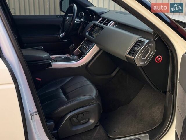 Білий Ленд Ровер Range Rover Sport, об'ємом двигуна 3 л та пробігом 164 тис. км за 21900 $, фото 42 на Automoto.ua