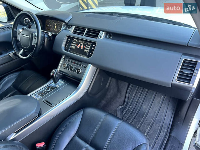 Білий Ленд Ровер Range Rover Sport, об'ємом двигуна 2.99 л та пробігом 235 тис. км за 23500 $, фото 29 на Automoto.ua