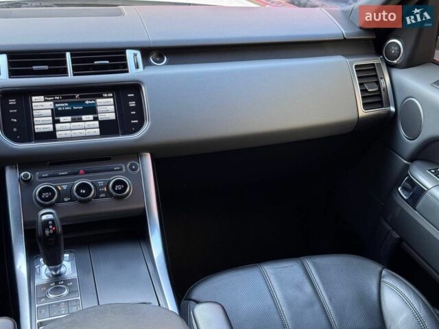 Білий Ленд Ровер Range Rover Sport, об'ємом двигуна 3 л та пробігом 164 тис. км за 19800 $, фото 27 на Automoto.ua