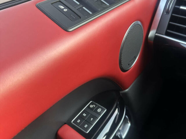 Білий Ленд Ровер Range Rover Sport, об'ємом двигуна 5 л та пробігом 158 тис. км за 30000 $, фото 20 на Automoto.ua