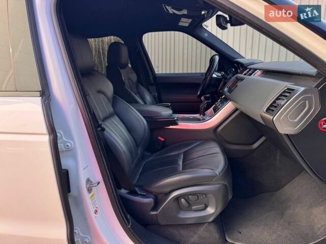 Білий Ленд Ровер Range Rover Sport, об'ємом двигуна 3 л та пробігом 164 тис. км за 21900 $, фото 40 на Automoto.ua