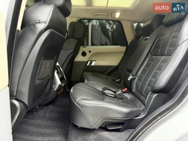 Білий Ленд Ровер Range Rover Sport, об'ємом двигуна 2.99 л та пробігом 132 тис. км за 28000 $, фото 55 на Automoto.ua