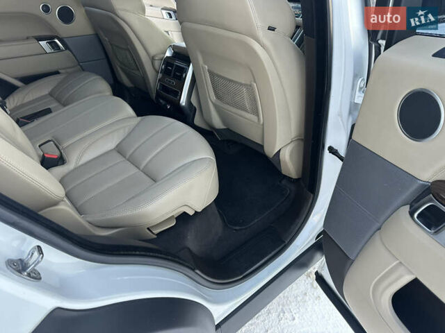 Білий Ленд Ровер Range Rover Sport, об'ємом двигуна 2.99 л та пробігом 113 тис. км за 25700 $, фото 24 на Automoto.ua
