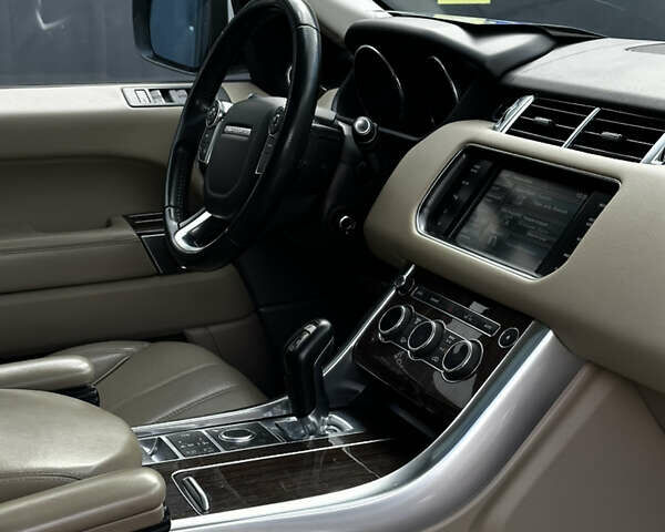 Білий Ленд Ровер Range Rover Sport, об'ємом двигуна 3 л та пробігом 120 тис. км за 22700 $, фото 21 на Automoto.ua