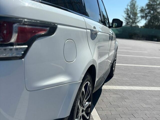 Білий Ленд Ровер Range Rover Sport, об'ємом двигуна 2.99 л та пробігом 212 тис. км за 31500 $, фото 8 на Automoto.ua