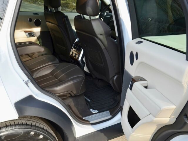Білий Ленд Ровер Range Rover Sport, об'ємом двигуна 3 л та пробігом 78 тис. км за 48500 $, фото 36 на Automoto.ua