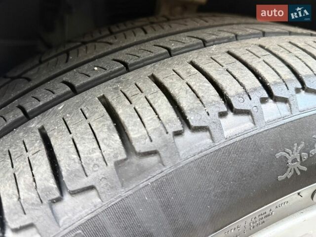 Білий Ленд Ровер Range Rover Sport, об'ємом двигуна 2.99 л та пробігом 132 тис. км за 28000 $, фото 34 на Automoto.ua