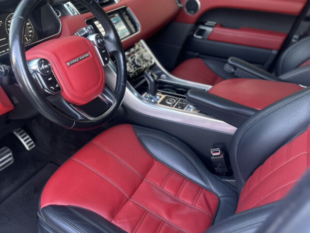 Білий Ленд Ровер Range Rover Sport, об'ємом двигуна 5 л та пробігом 155 тис. км за 30000 $, фото 16 на Automoto.ua