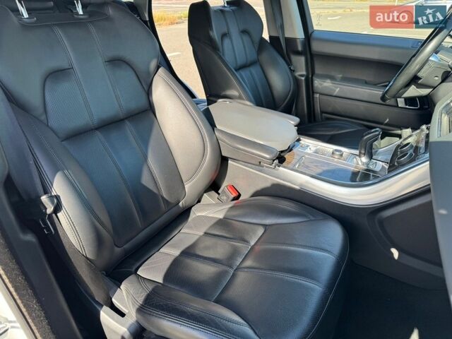 Білий Ленд Ровер Range Rover Sport, об'ємом двигуна 2.99 л та пробігом 166 тис. км за 30000 $, фото 8 на Automoto.ua