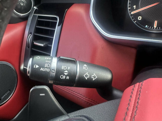 Білий Ленд Ровер Range Rover Sport, об'ємом двигуна 5 л та пробігом 158 тис. км за 30000 $, фото 37 на Automoto.ua