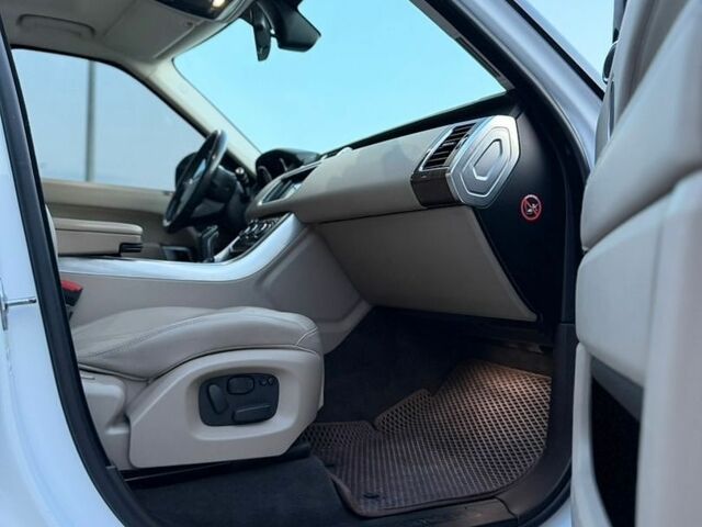 Білий Ленд Ровер Range Rover Sport, об'ємом двигуна 2.99 л та пробігом 150 тис. км за 22500 $, фото 23 на Automoto.ua