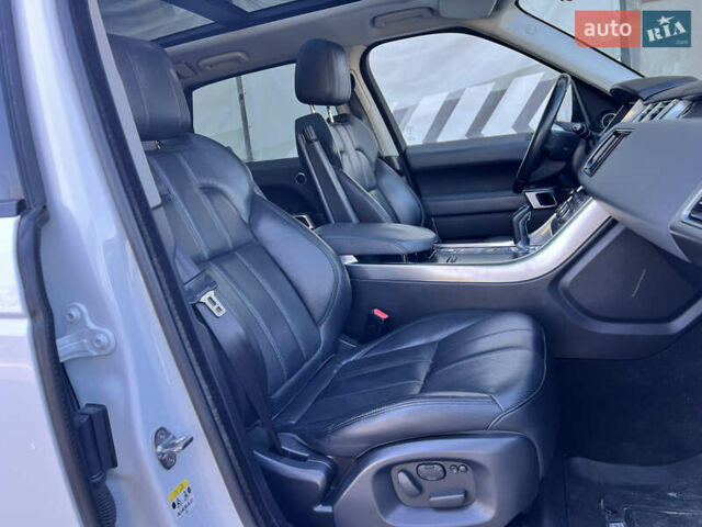 Білий Ленд Ровер Range Rover Sport, об'ємом двигуна 2.99 л та пробігом 235 тис. км за 23500 $, фото 31 на Automoto.ua
