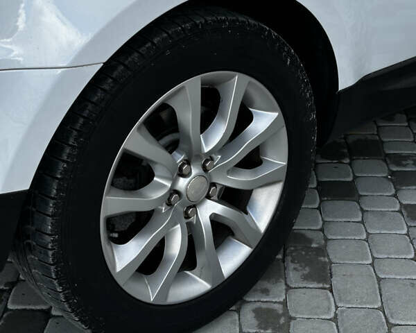 Білий Ленд Ровер Range Rover Sport, об'ємом двигуна 3 л та пробігом 120 тис. км за 22700 $, фото 4 на Automoto.ua