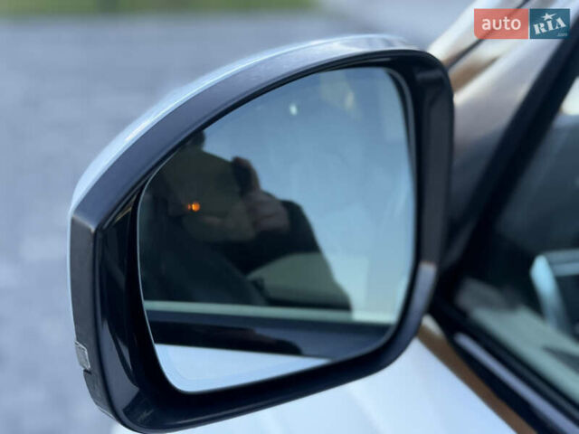 Білий Ленд Ровер Range Rover Sport, об'ємом двигуна 3 л та пробігом 95 тис. км за 26000 $, фото 9 на Automoto.ua