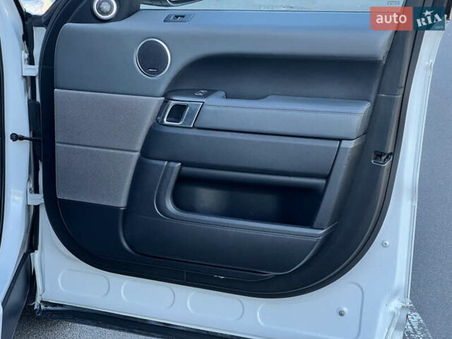 Білий Ленд Ровер Range Rover Sport, об'ємом двигуна 2.99 л та пробігом 235 тис. км за 23500 $, фото 34 на Automoto.ua