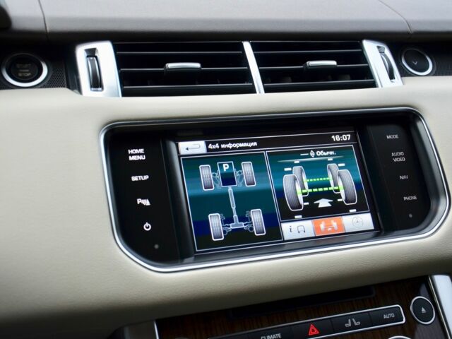 Білий Ленд Ровер Range Rover Sport, об'ємом двигуна 3 л та пробігом 80 тис. км за 53333 $, фото 56 на Automoto.ua