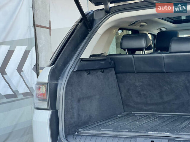 Білий Ленд Ровер Range Rover Sport, об'ємом двигуна 2.99 л та пробігом 235 тис. км за 23500 $, фото 45 на Automoto.ua