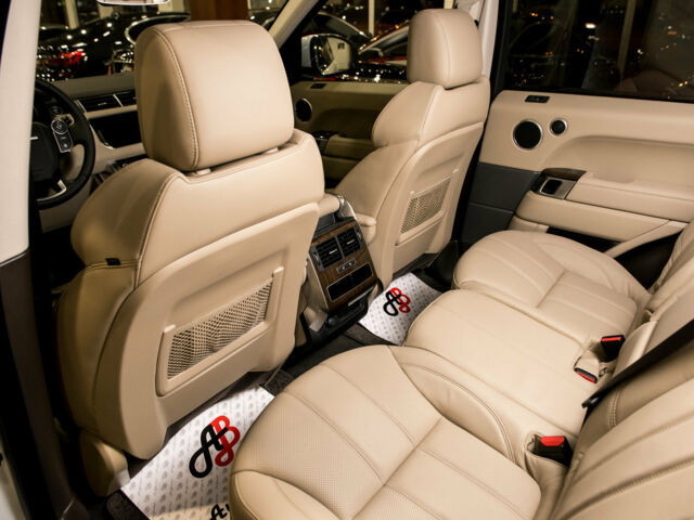 Білий Ленд Ровер Range Rover Sport, об'ємом двигуна 3 л та пробігом 40 тис. км за 49500 $, фото 23 на Automoto.ua