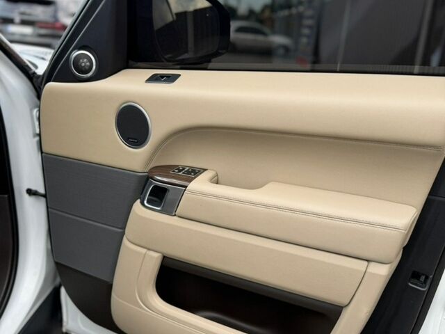 Білий Ленд Ровер Range Rover Sport, об'ємом двигуна 3 л та пробігом 150 тис. км за 23999 $, фото 11 на Automoto.ua
