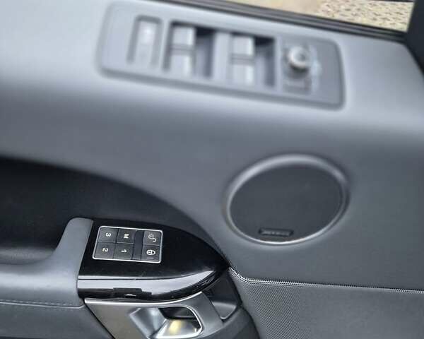 Білий Ленд Ровер Range Rover Sport, об'ємом двигуна 3 л та пробігом 170 тис. км за 27900 $, фото 18 на Automoto.ua